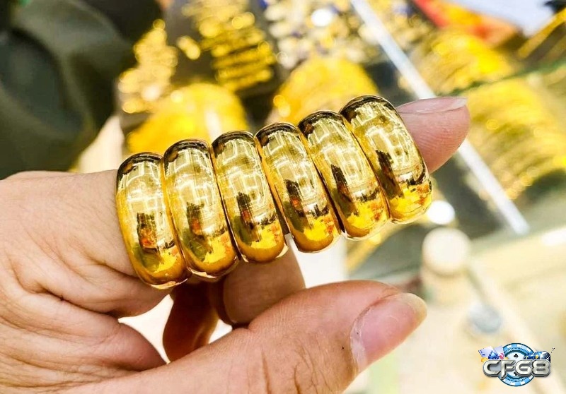Mơ đeo nhiều nhẫn vàng cảnh báo cần điều chỉnh cuộc sống 