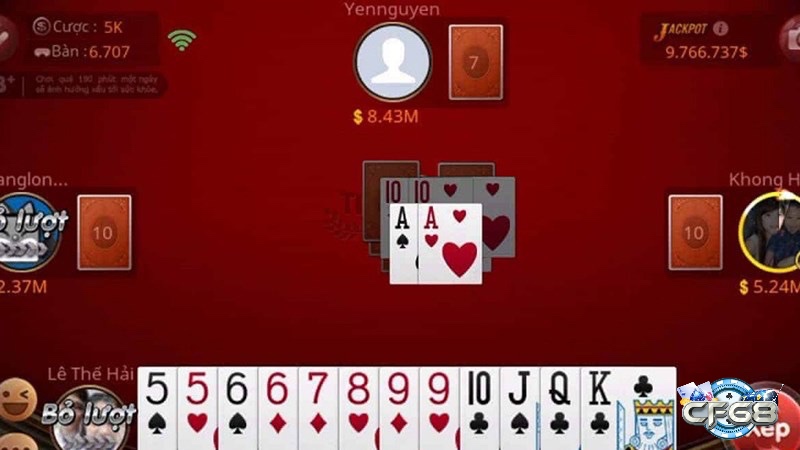 Cài bài và ép bài là kỹ thuật giúp bạn kiểm soát thế trận đầy chủ động trong cách đánh bài tiến lên miền Trung.