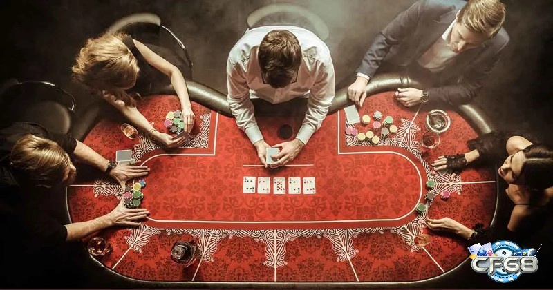 Các vòng cược chính trong Poker Omaha với bài tẩy và bài chung.