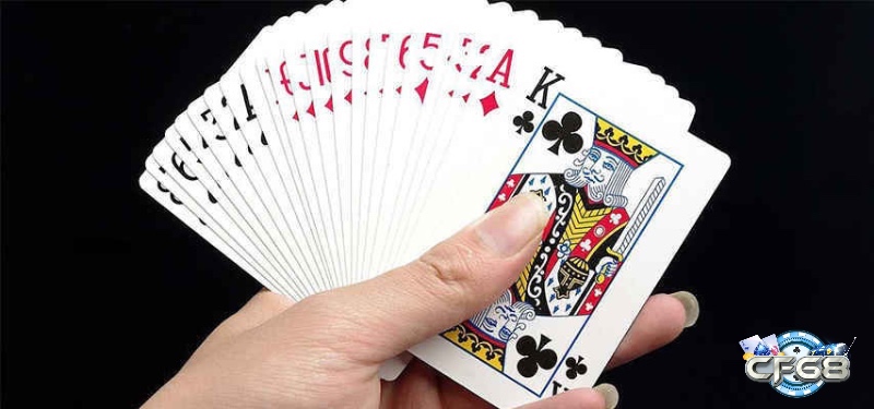 Người chơi Liêng kết thúc ván bằng các tình huống ăn trắng cháy bài so bài hoặc chết nhà cái tùy kết quả lá bài