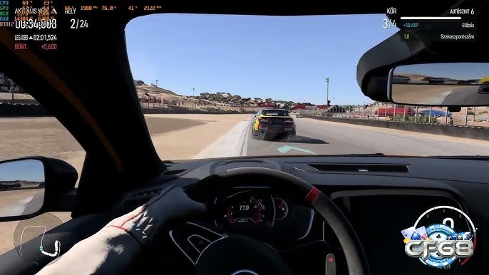 Xe chạy vòng luyện tập trước cuộc đua, góc nhìn sau xe trên đường đua