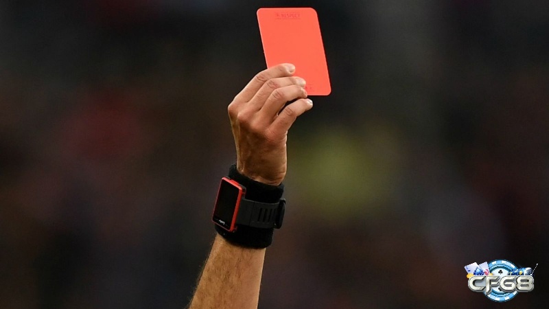 Trọng tài là người có ảnh hưởng rất lớn đến số thẻ trong một trận đối đầu bóng đá